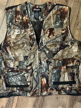 Outfitters Ridge Camo Hunting Vest Fishing Utility Pockets Mesh Back Medium